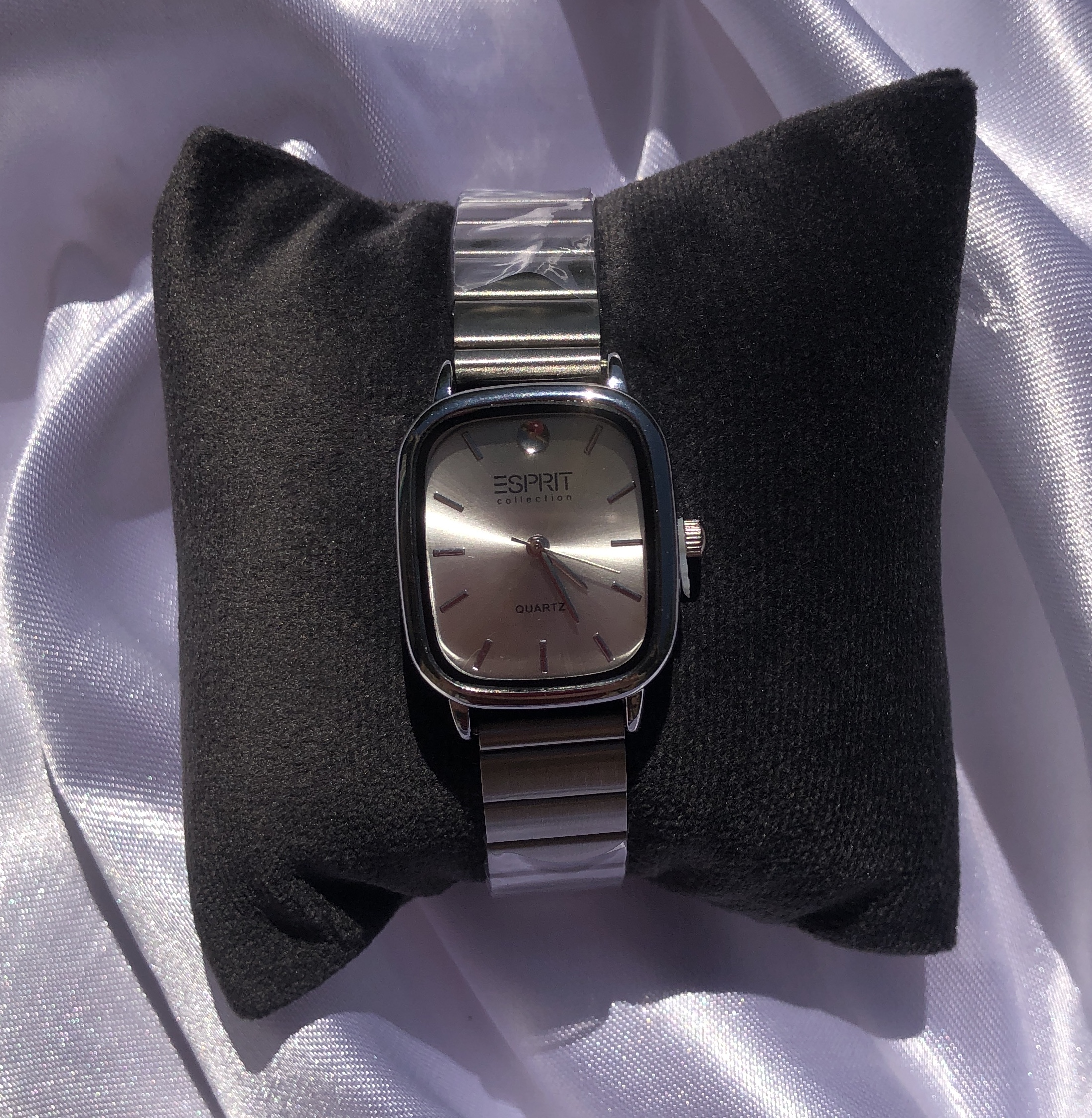 ساعت رویال صفحه نقره ای  زنانه